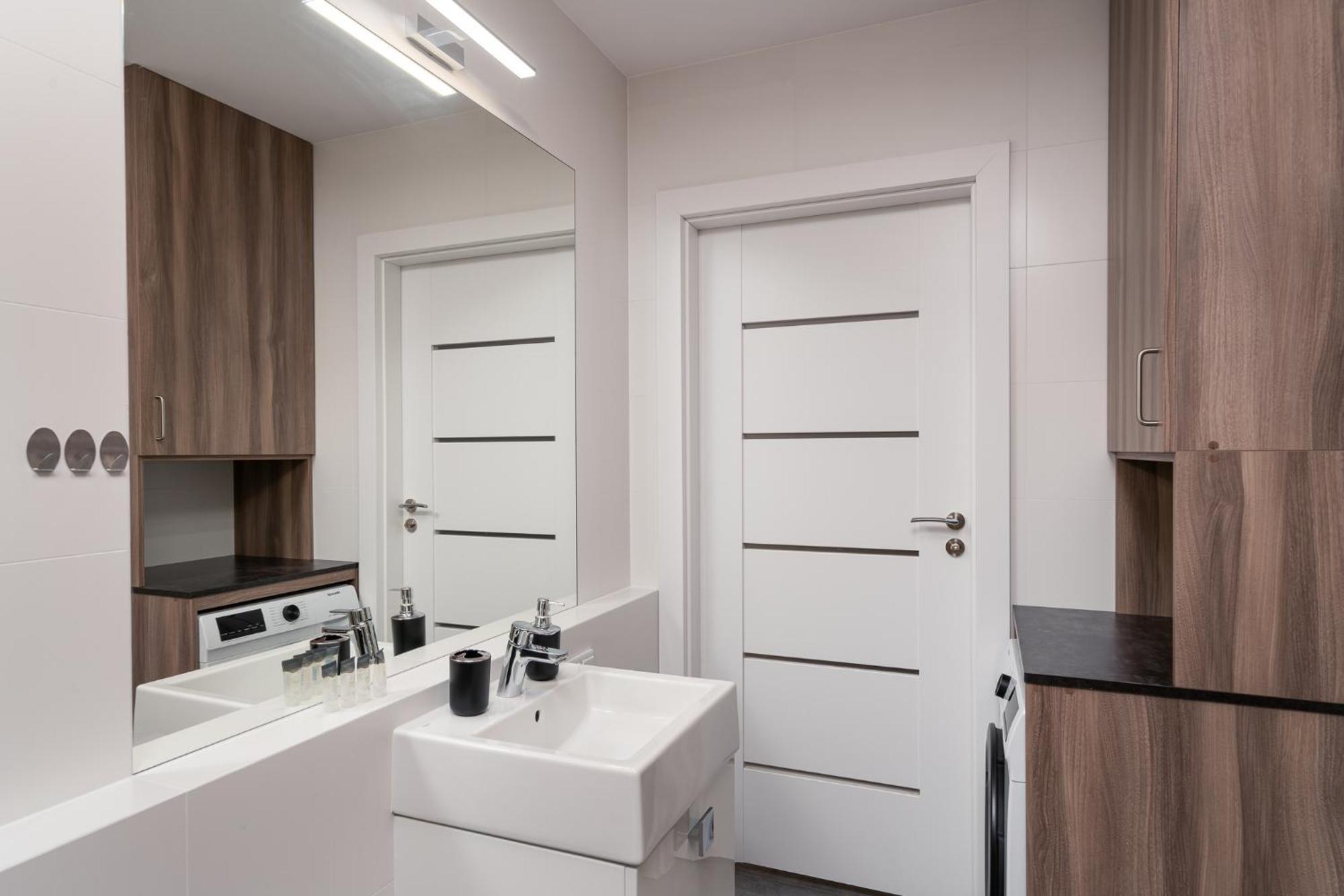 Apartment Apartwro 7th - Square, Railway Station *