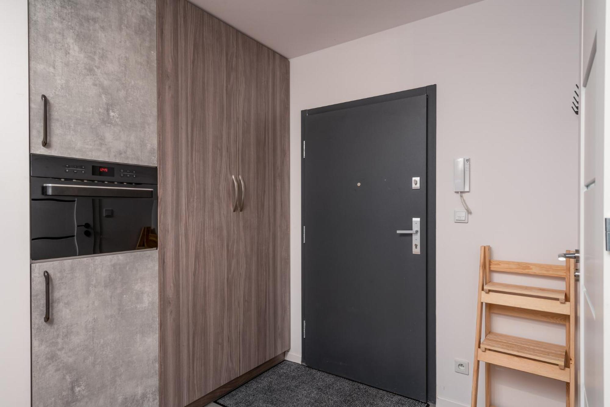 Apartwro 7th - Square, Railway Station Apartment Wroclaw
