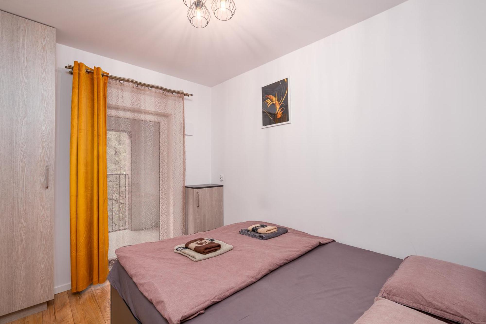 Apartamento Apartwro 7th - Square, Railway Station *